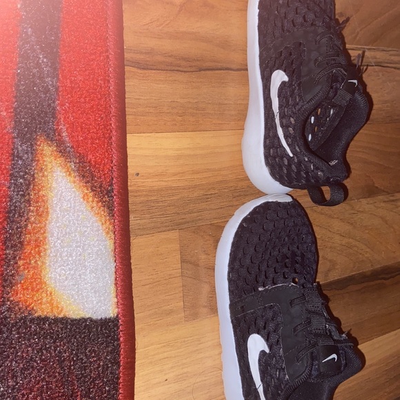 Nike Shoes - Picture 3 of 3